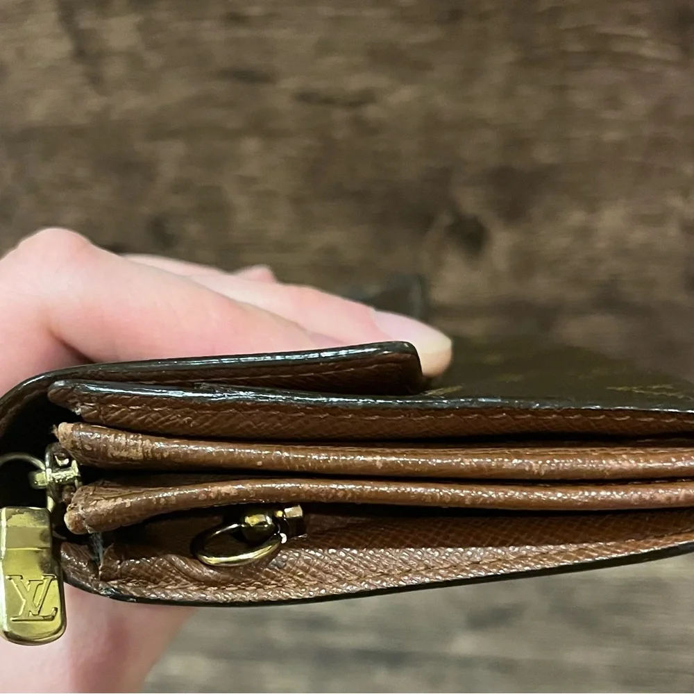 SOLD 🎉🎉Authentic Louis Vuitton Wallet Crossbody - Picture 5 of 8